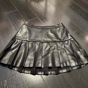 BAR III / Black Pleated Faux Leather Skirt